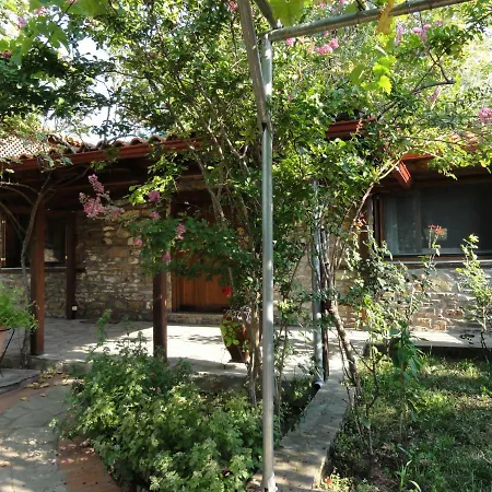 Lagos Villa Palaiokastron (Macedonia)