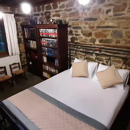 Lagos Villa Palaiokastron (Macedonia)